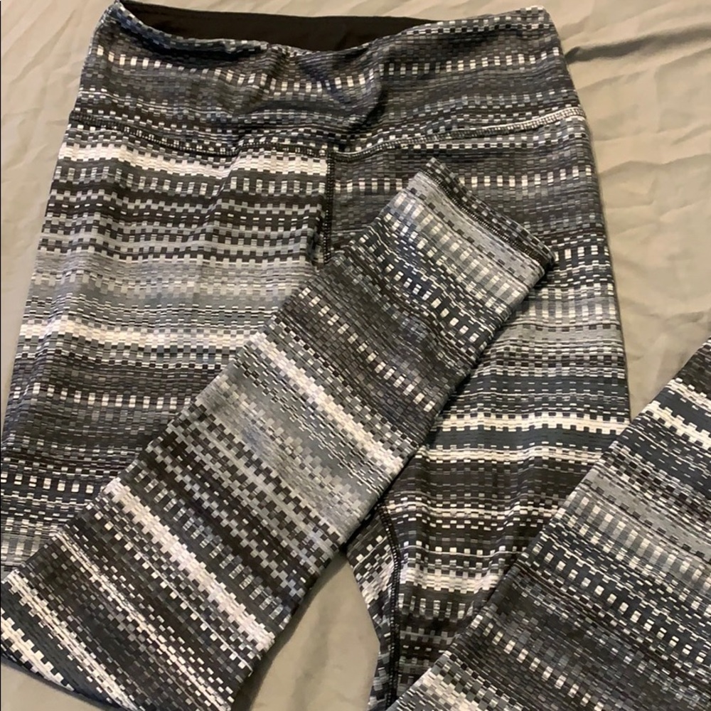 NEVER WORN Medium Women’s RBX Leggings